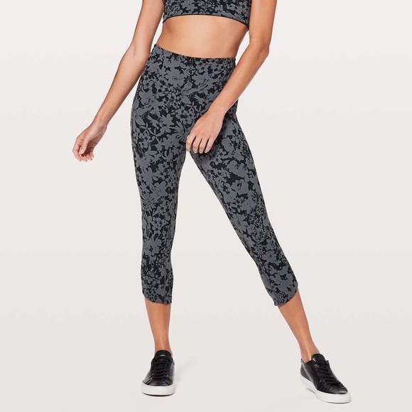 Lululemon Gray Floral All You Do Crop Leggings 19" US Size 6 - Picture 1 of 11